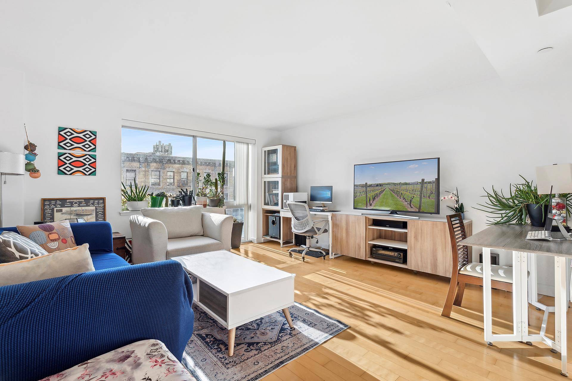 Lovely unfurnished or furnished 2 bed 2 bath in the Langston !