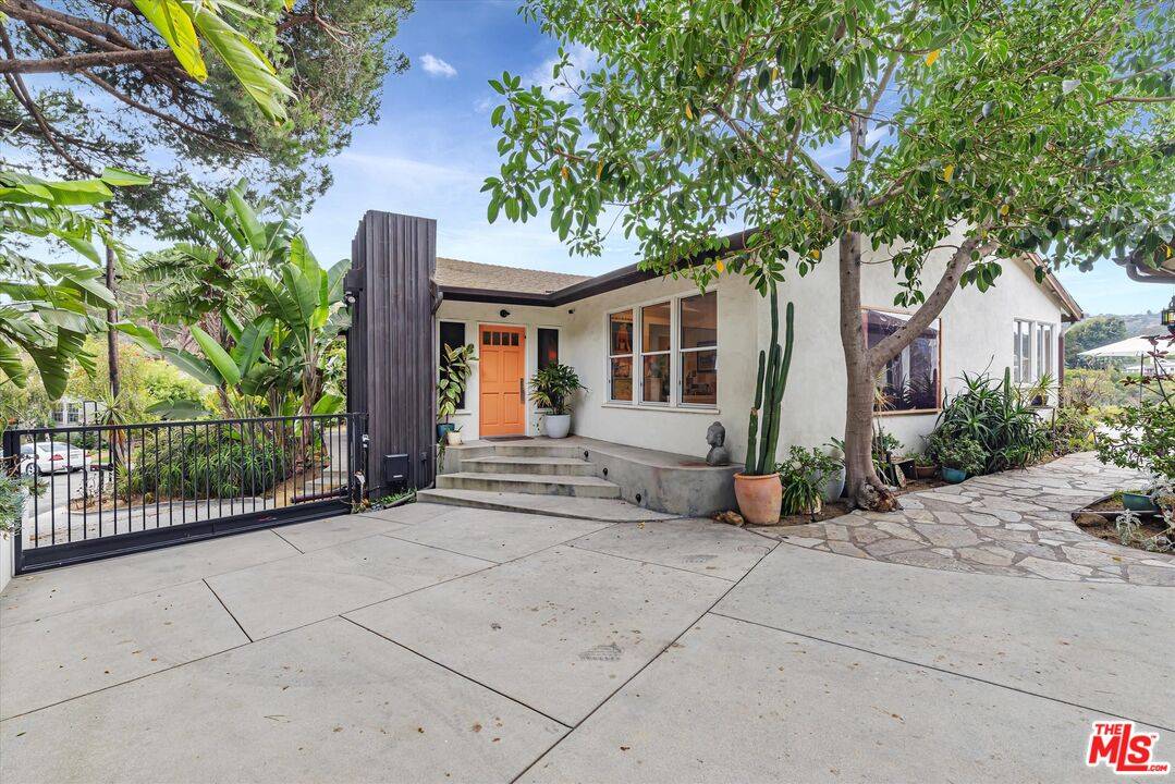 2316   Laurelmont Pl 3BR Hollywood Hills East La