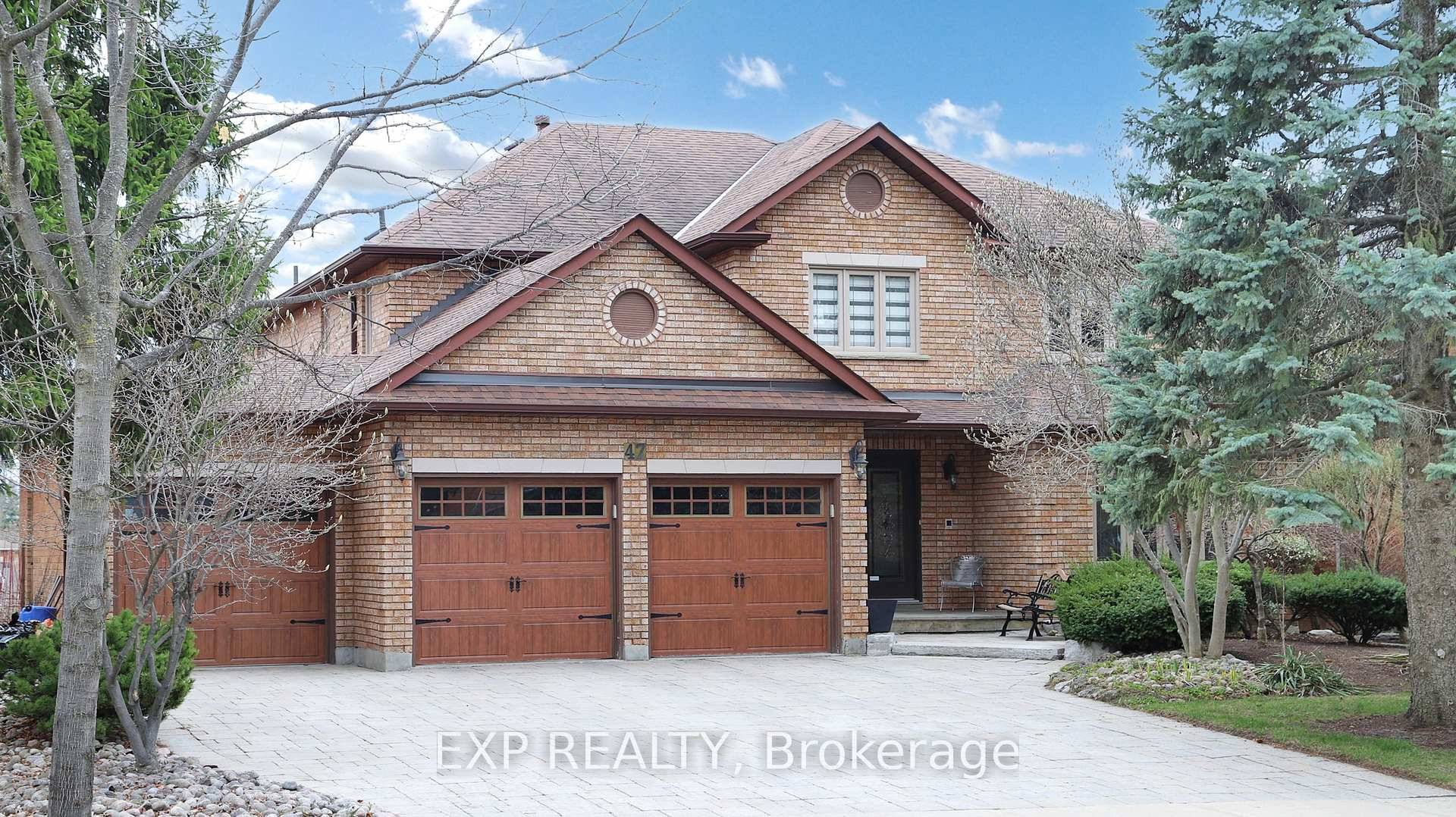 Welcome to Prestigious Weston Downs Where Luxury Meets Comfort !