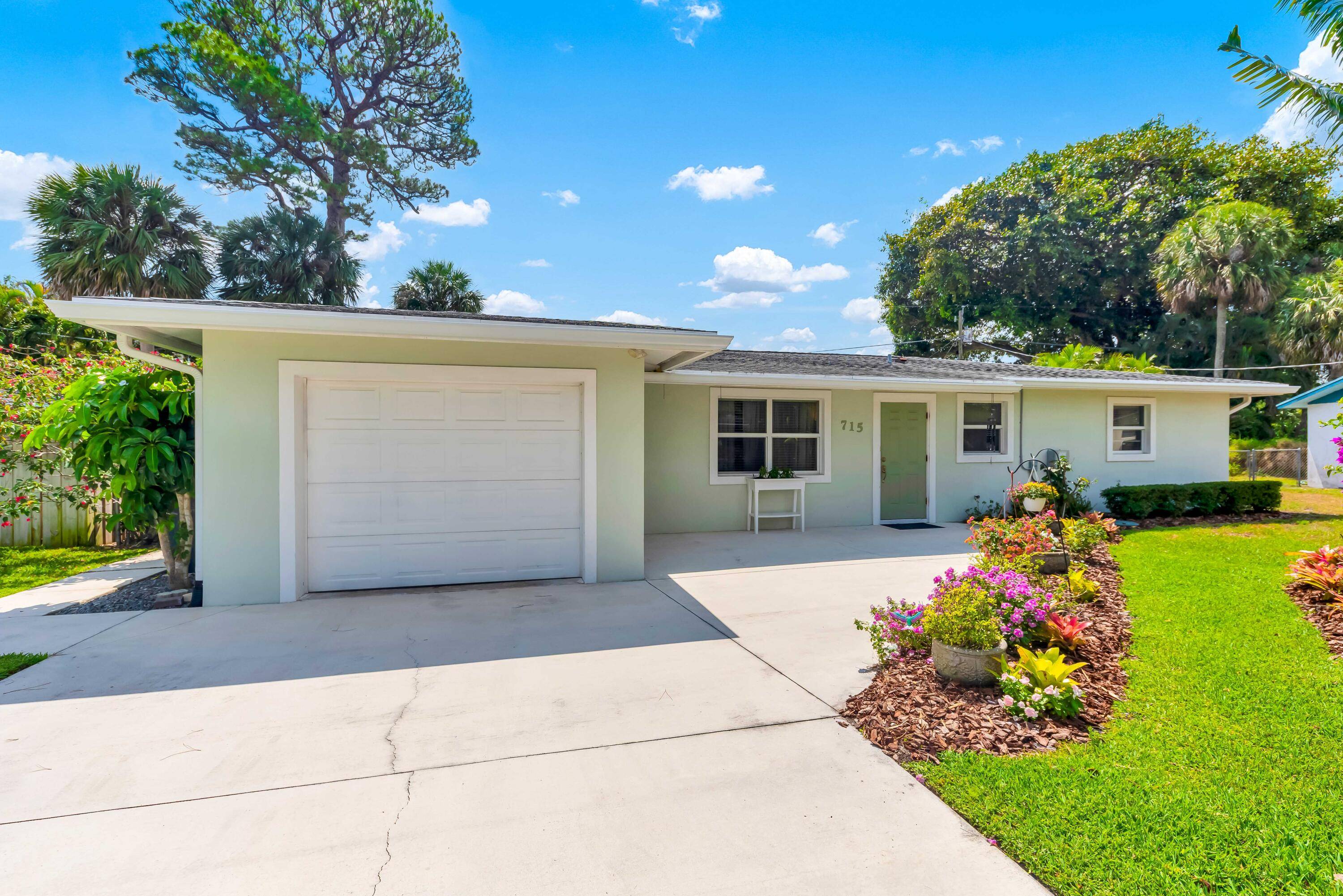 Tucked away on a quiet cul de sac with tranquil views of Lake Charlotte from the front of the home, this 3 bedroom, 2 bath CBS home is perfectly situated ...
