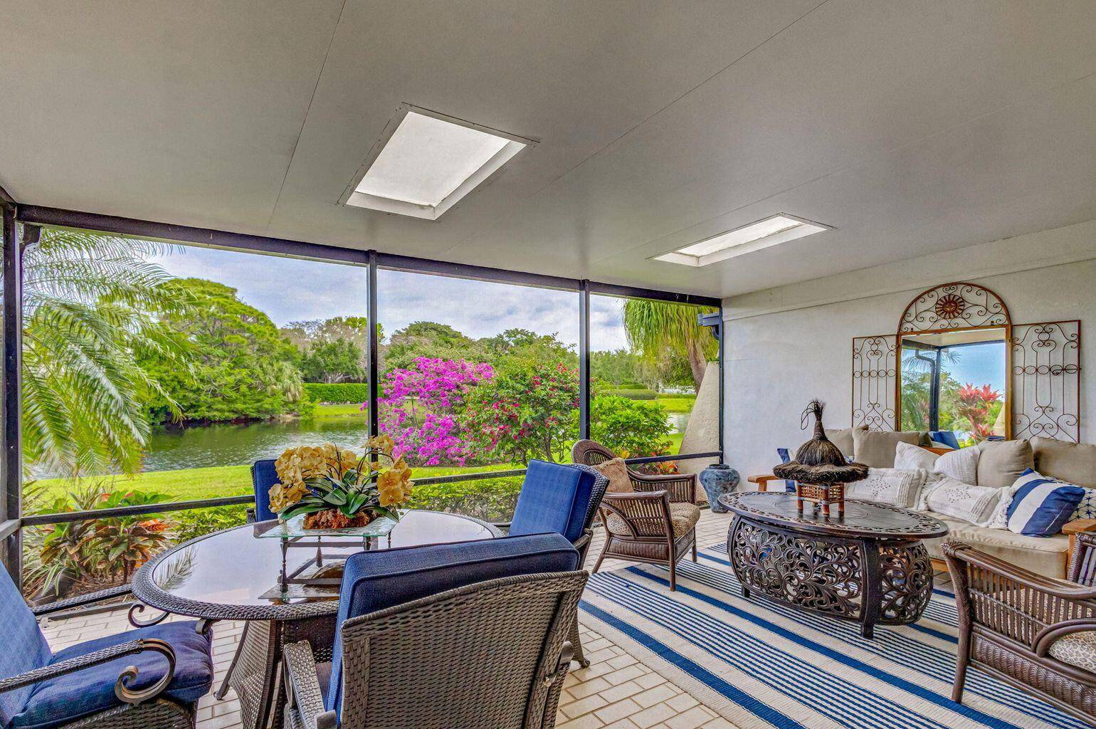 Lovely seasonal and off season rental available in Jonathan's Landing !