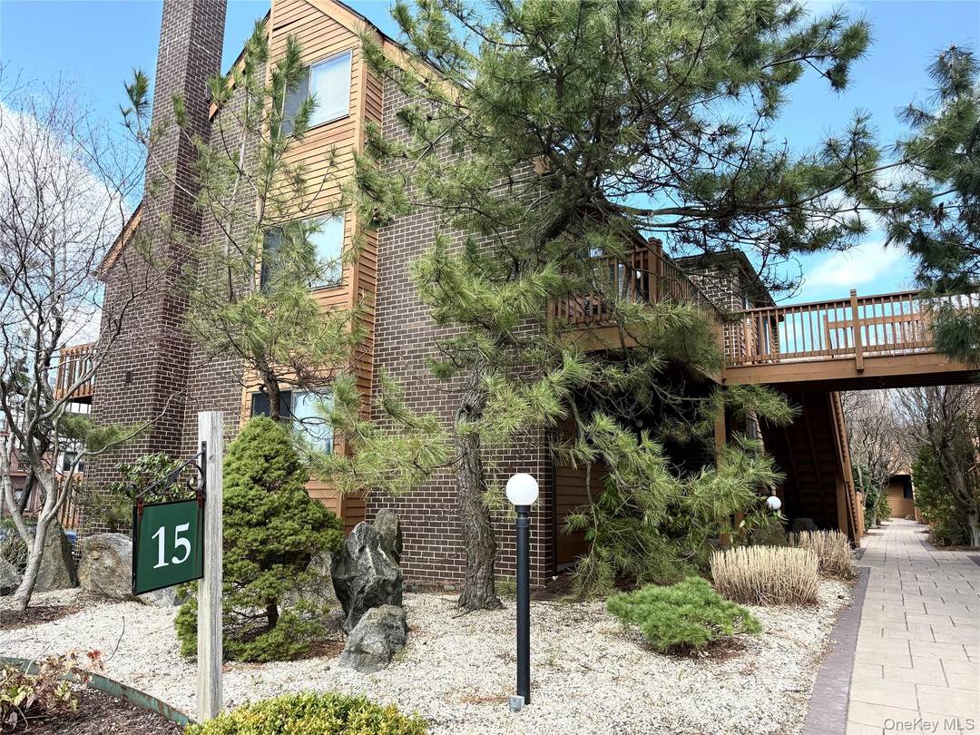 Imagine stepping into a beautifully remodeled duplex loft in White Plains that effortlessly marries urban chic with cozy warmth.