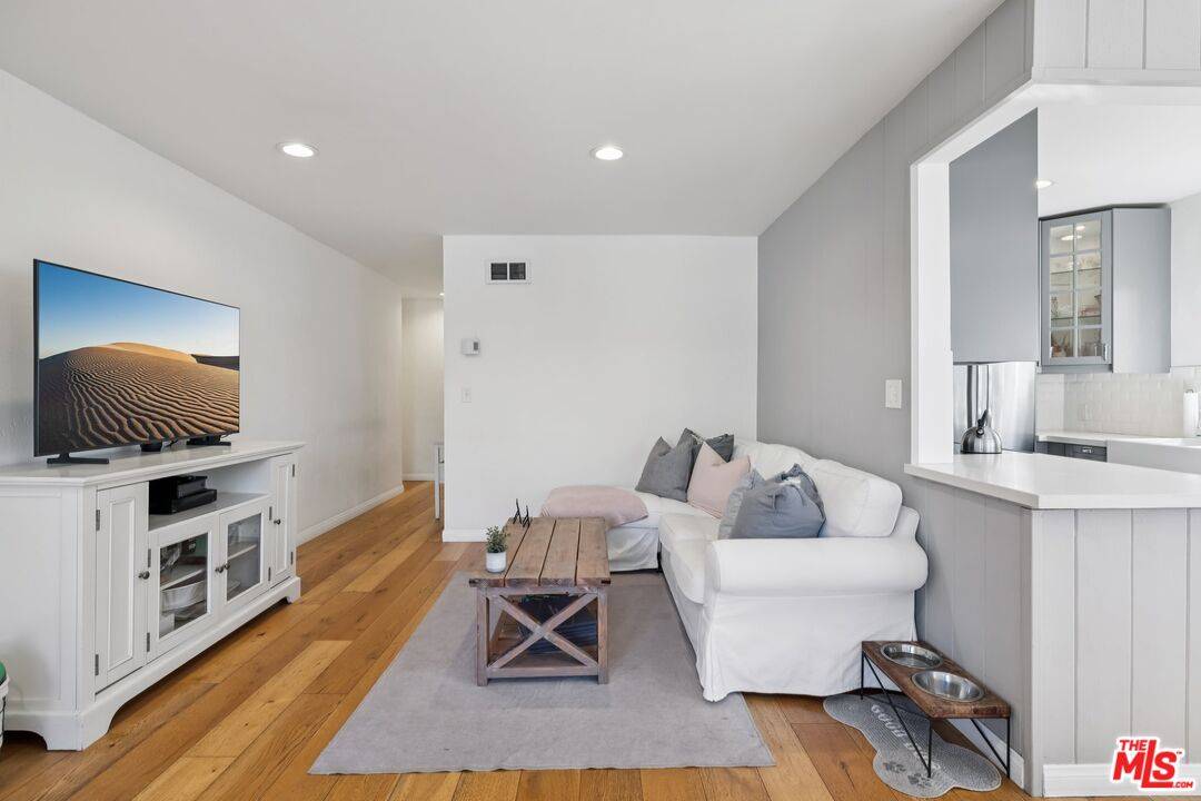 1831   Prosser Ave 2BR Beverlywood La