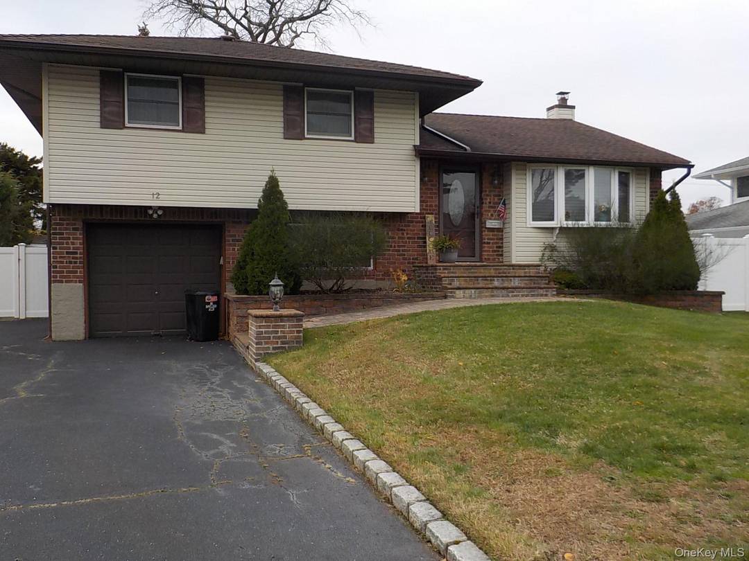 Available asap TENNANT IS RESPONSIBLE FOR LANDSCAPING.