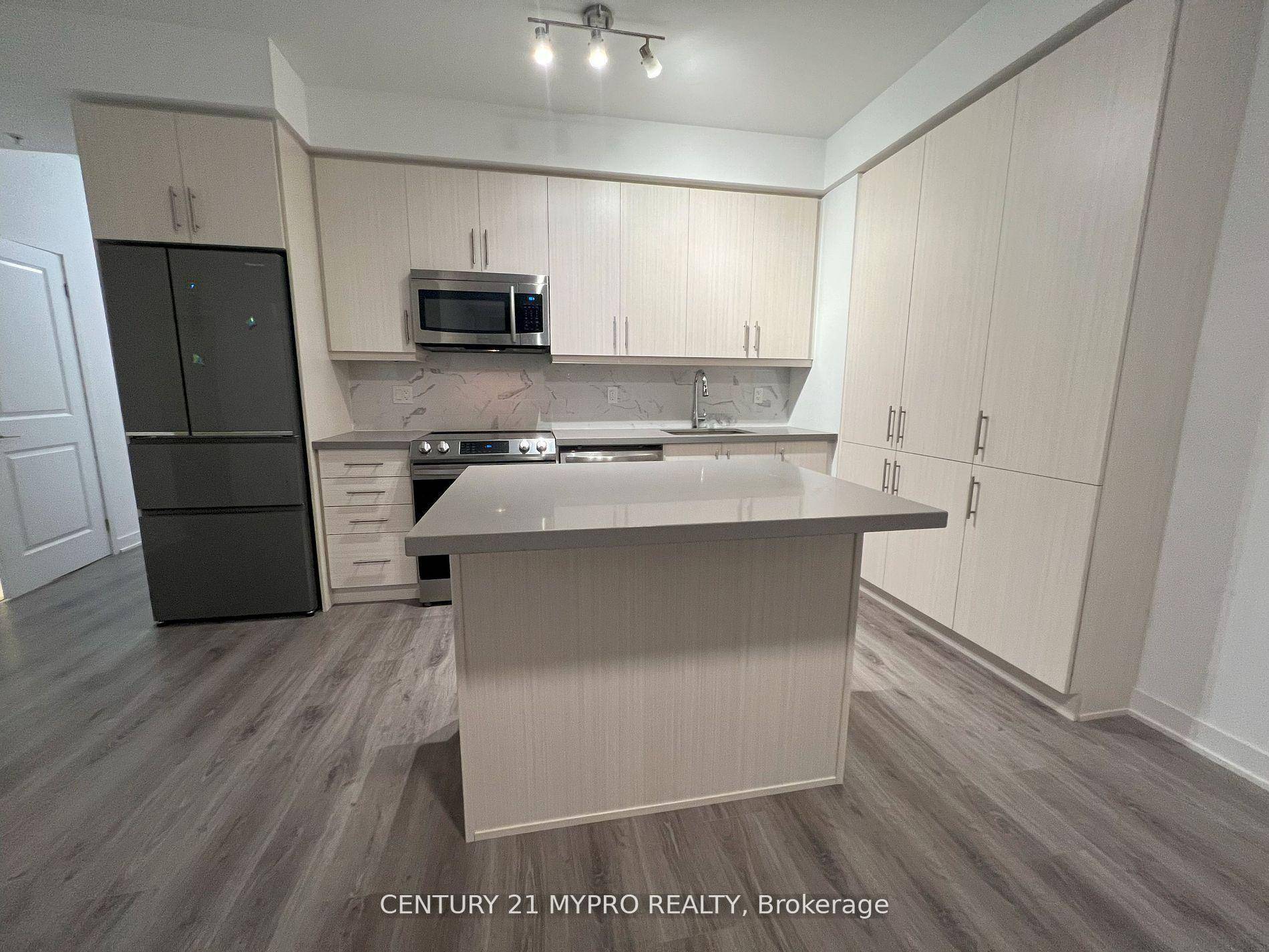 Luxury 4 Year New 1 1 Bedroom, 2 Washroom Condo Unit at Yonge amp ; Hwy 7 !