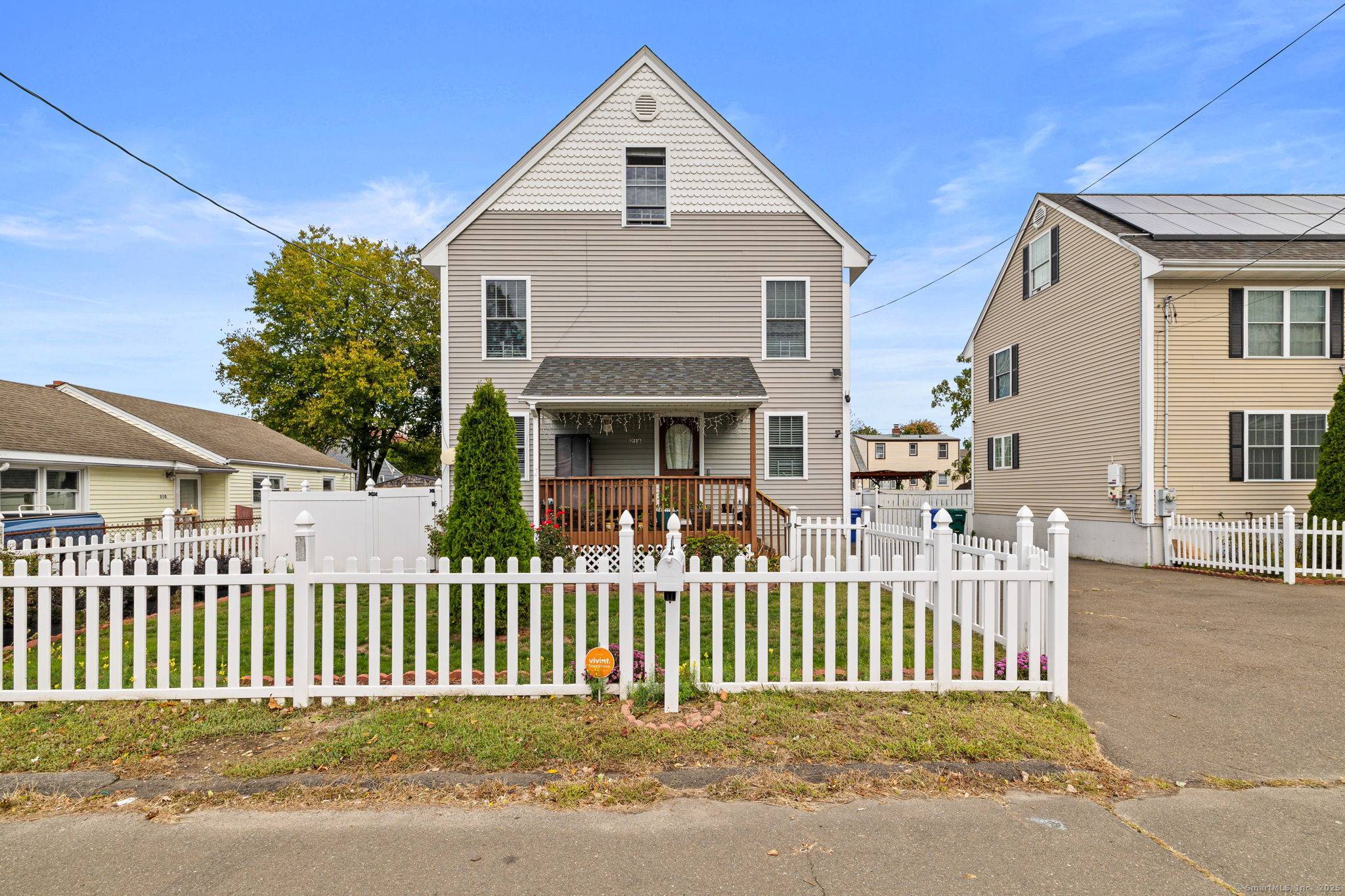 THIS HOUSE OFFERS 5 BEDROOMS AND AN OPEN FLOOR PLAN.