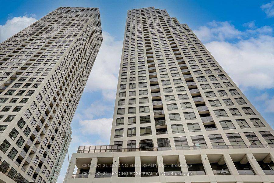 Prime Location in the Heart of Mississauga, One bedroom Den amp ; One Bath in central Mississauga.