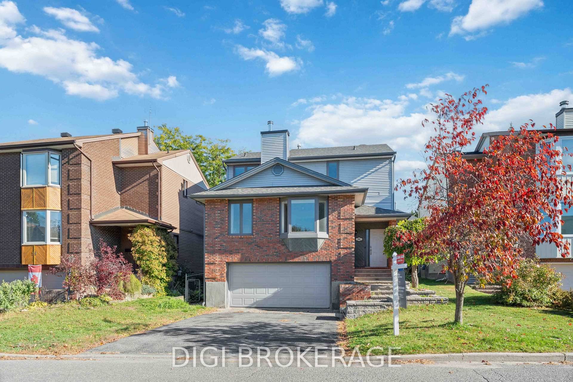 Welcome to 98 Gillespie Crescent the perfect family home in Hunt Club Woods !