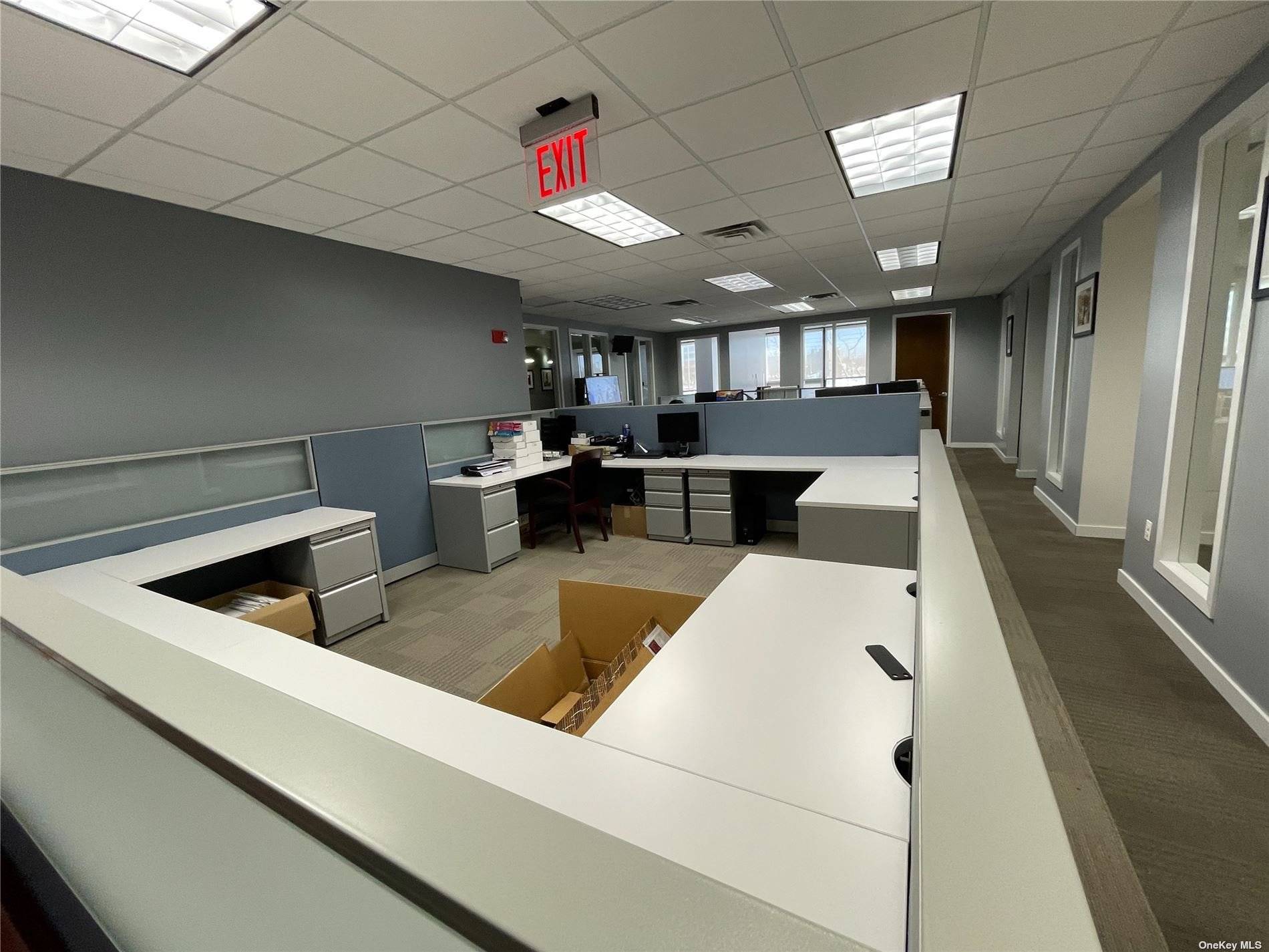 Professional Commercial Building In Flushing, NY With Large Parking Lot !