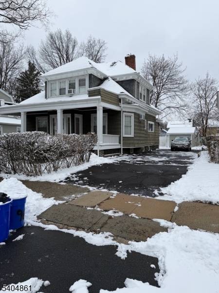 Beautiful One Family House with Three bedrooms and 2 Bath with Large Backyard, Parking for 6 cars New Roof and Backyard