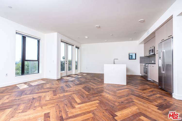 1250 N Fairfax Ave 2BR Hollywood Hills East La