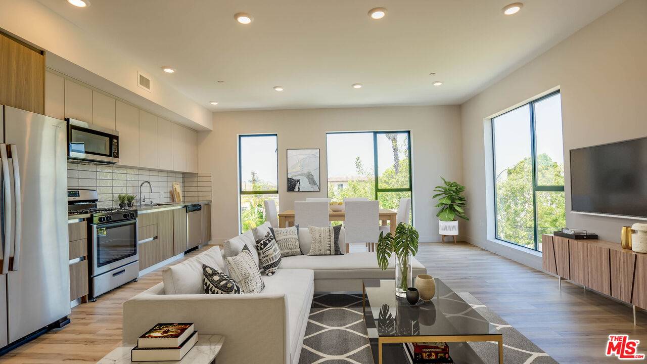 1540  S Hayworth Ave 2BR Beverlywood La