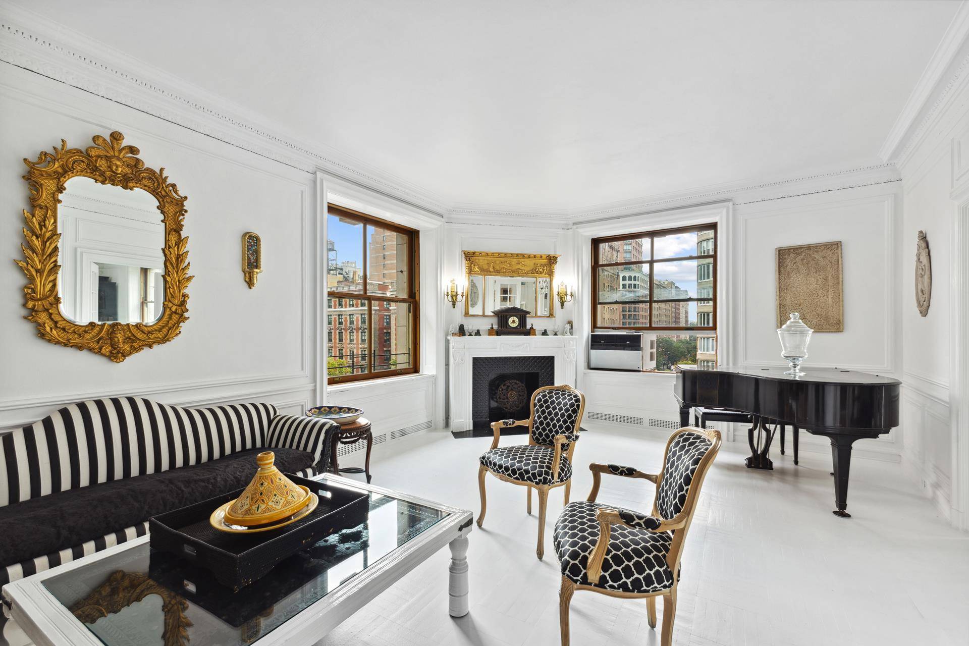 Step back to the elegance and sophistication of grand living in one of the Upper West Side's most iconic buildings.