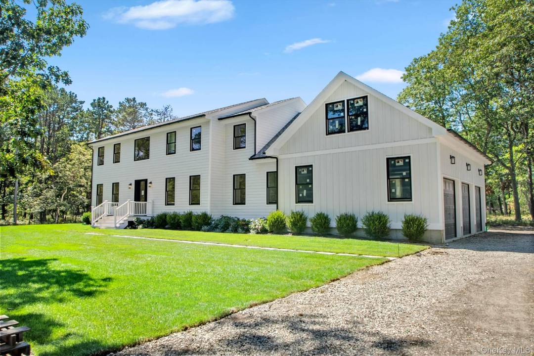 Discover the epitome of modern elegance at 95 North Summit Boulevard a newly built architectural retreat nestled on over 2 acres of manicured, park like grounds.