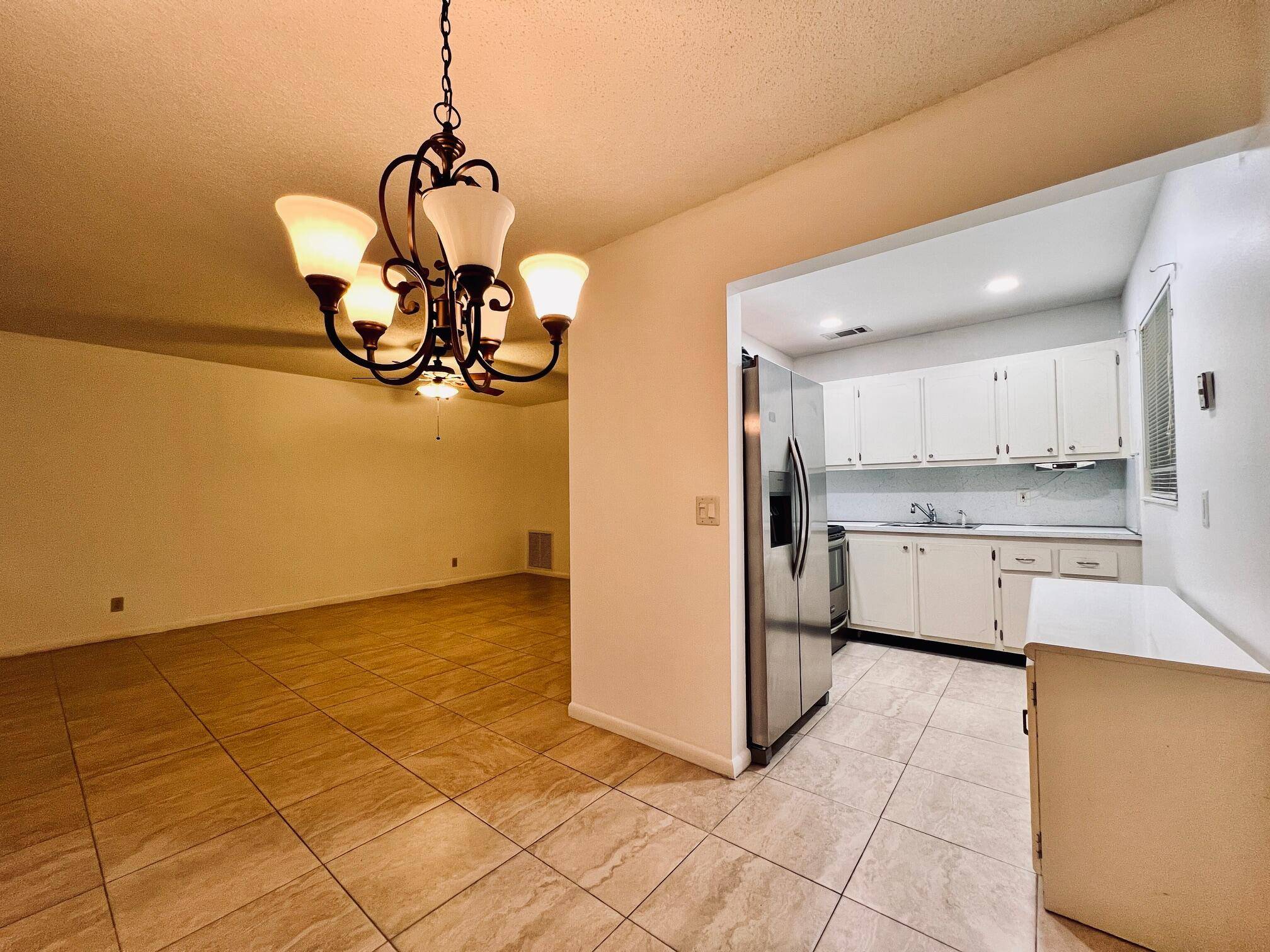 Desirable Corner Condo in 55 Century Village !