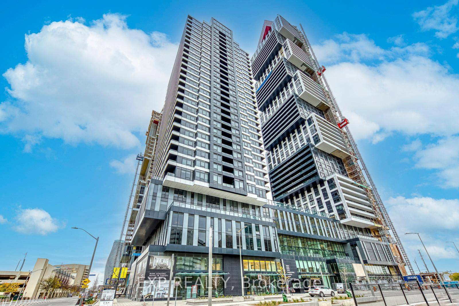 Welcome to EX1 at 4015 The Exchange a luxurious, brand new 1 bedroom condo in the heart of downtown Mississauga.
