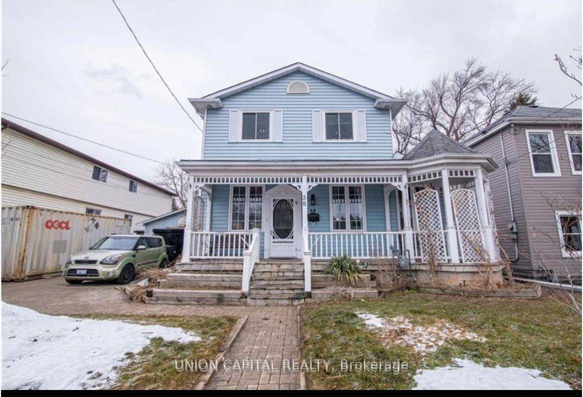 Fantastic Home in Westdale Community Close to Nature trails, Parks, Hospital, Shopping, Mcmaster and restaurants etc.