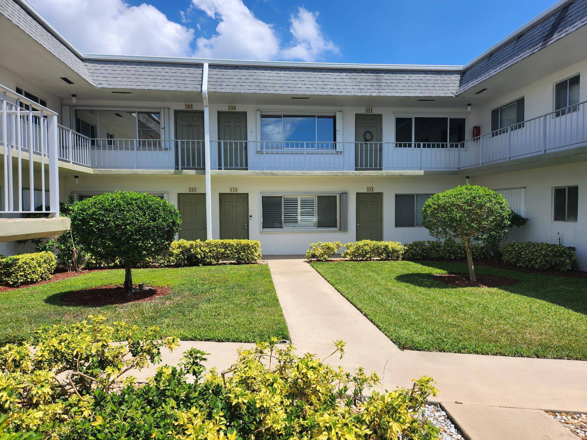 Nicely furnished negotiable unit in well maintained 55 complex.