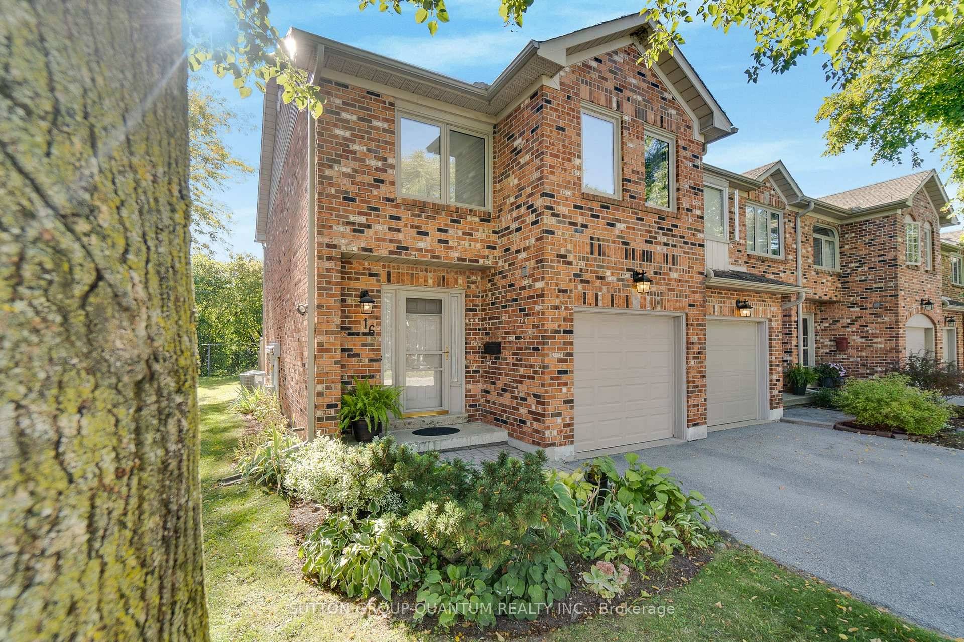 Welcome to this stunning southwest facing end unit townhome, ideally situated on a private ravine lot in the highly sought after Headon Forest neighbourhood.