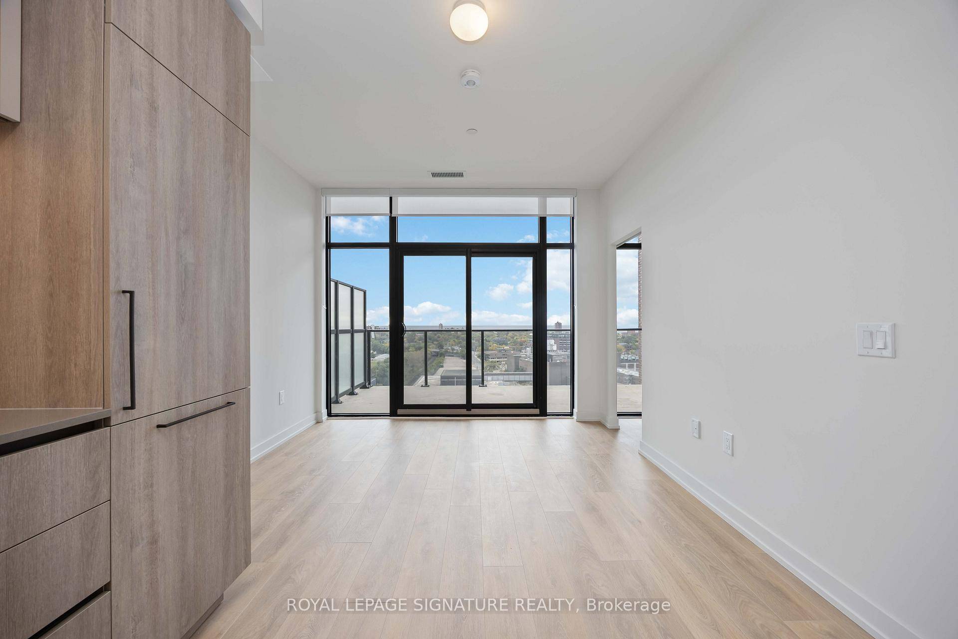 Welcome to Unit 1505 at House of Assembly Condos where modern living meets Torontos vibrant West End !