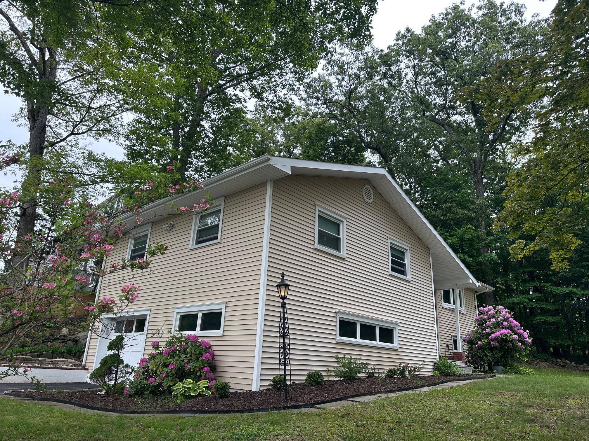 Immaculate 3 Bedroom Home in a Highly Desire Location !