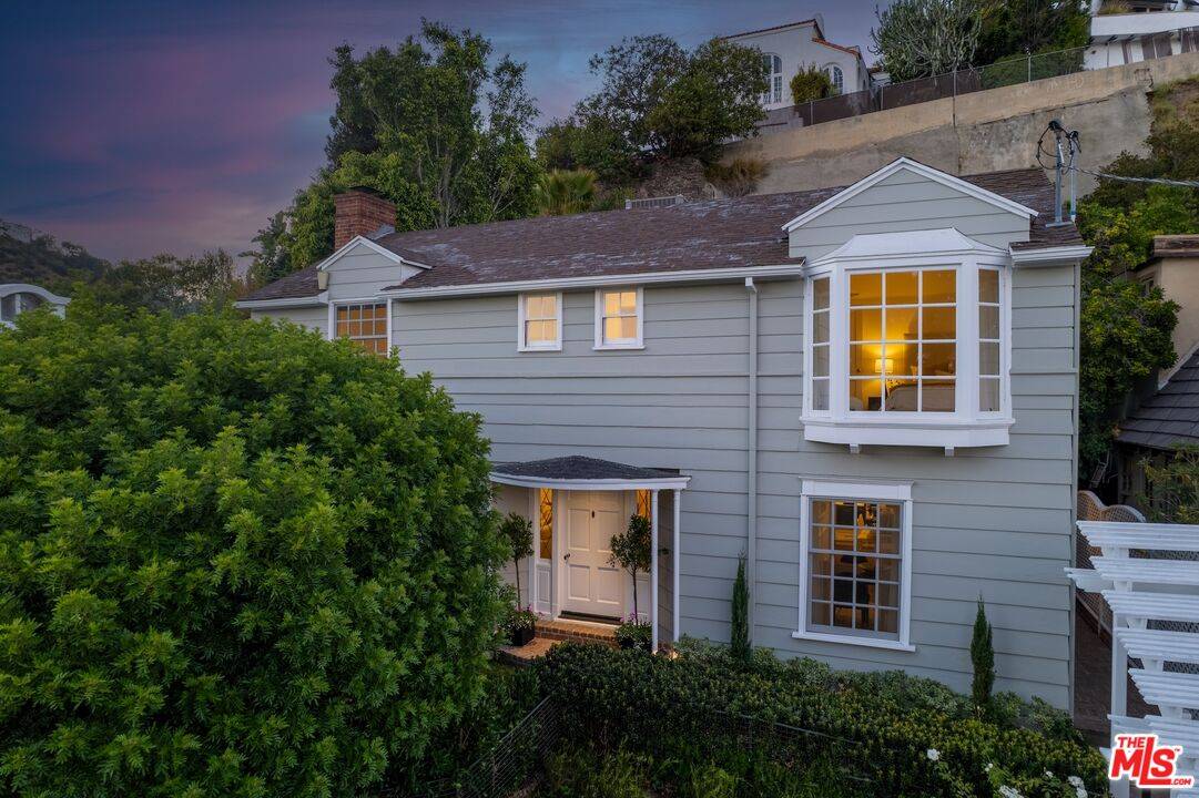8023   Hemet Pl 3BR Hollywood Hills East La
