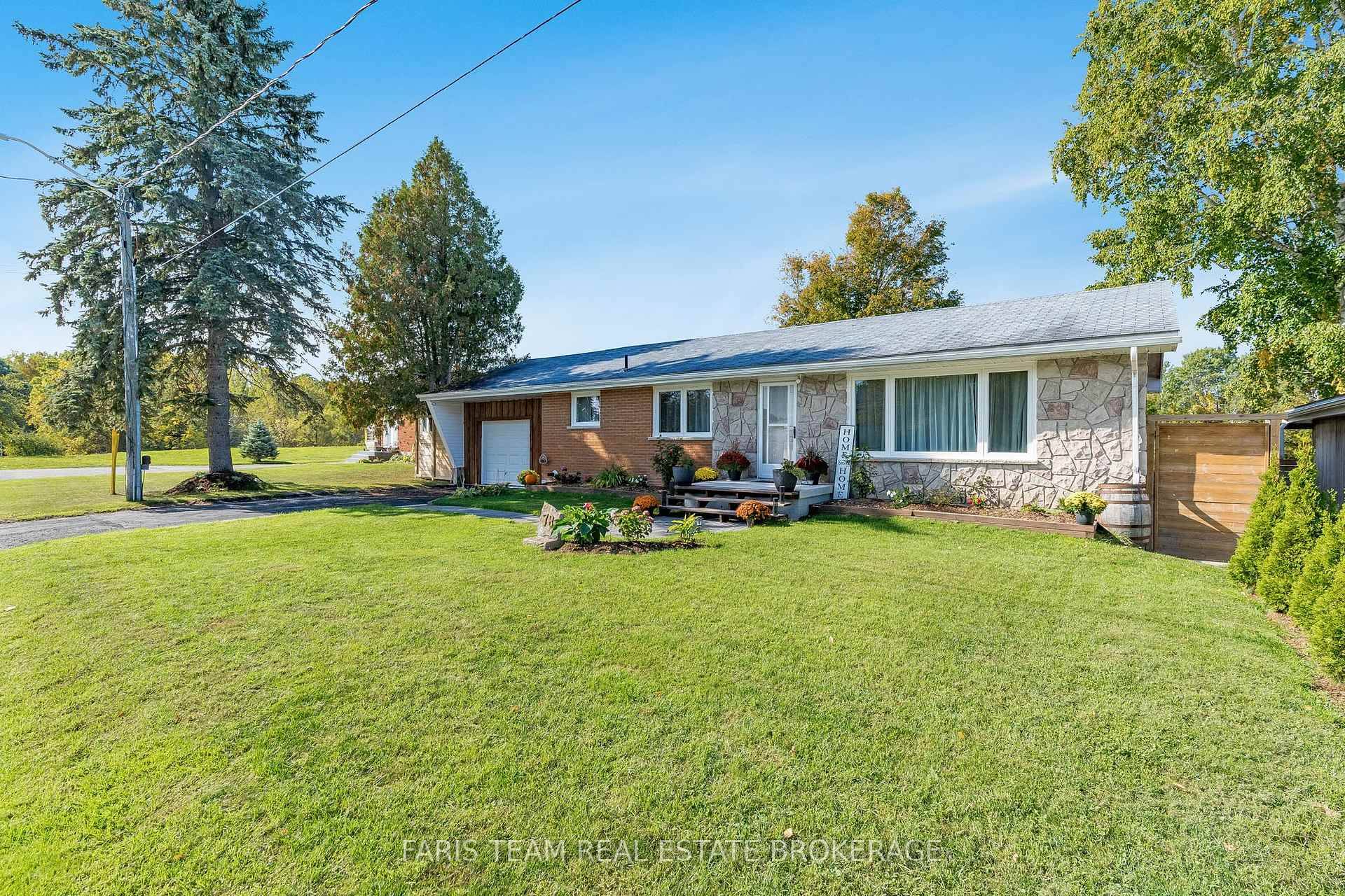 Top 5 Reasons You Will Love This Home 1 Beautifully renovated bungalow tucked away on a quiet cul de sac in a family friendly neighbourhood, steps from Georgian Bay Community ...