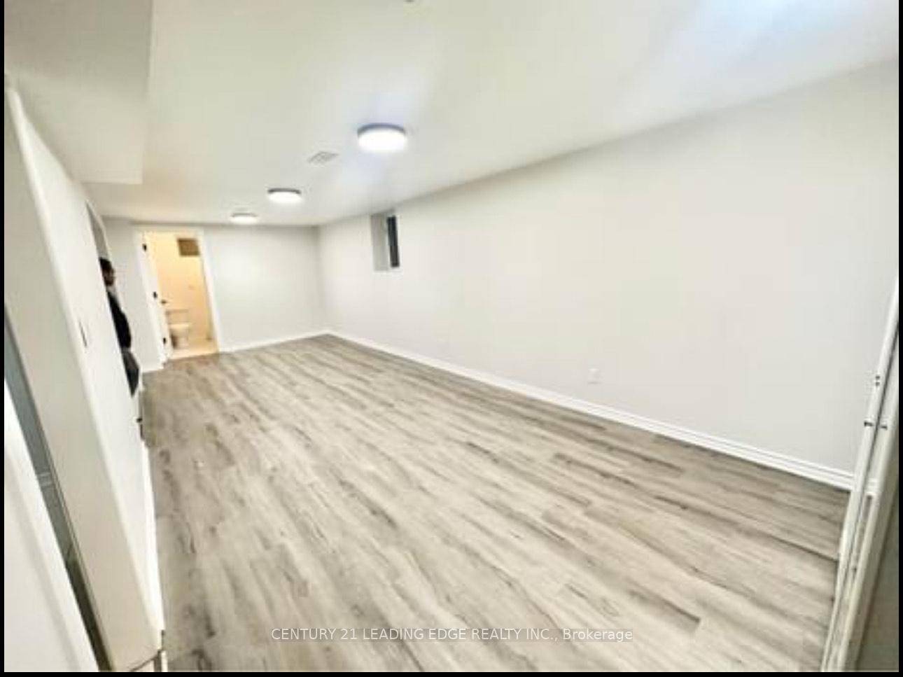 Beautiful modern living in this stunning, LEGAL 2 bedroom, 1 bathroom basement apartment.