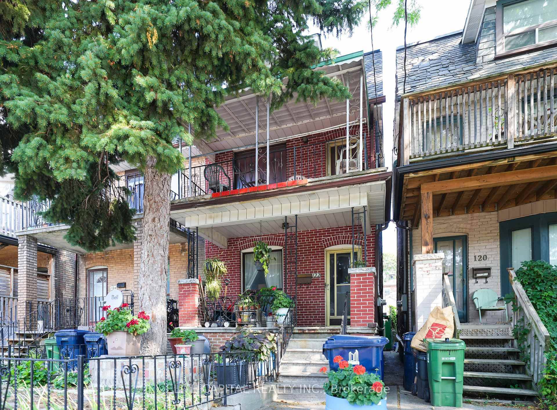 Discover the potential in this 3 bedroom, 4 bathroom semi detached home, centrally located in the coveted Wychwood neighbourhood.