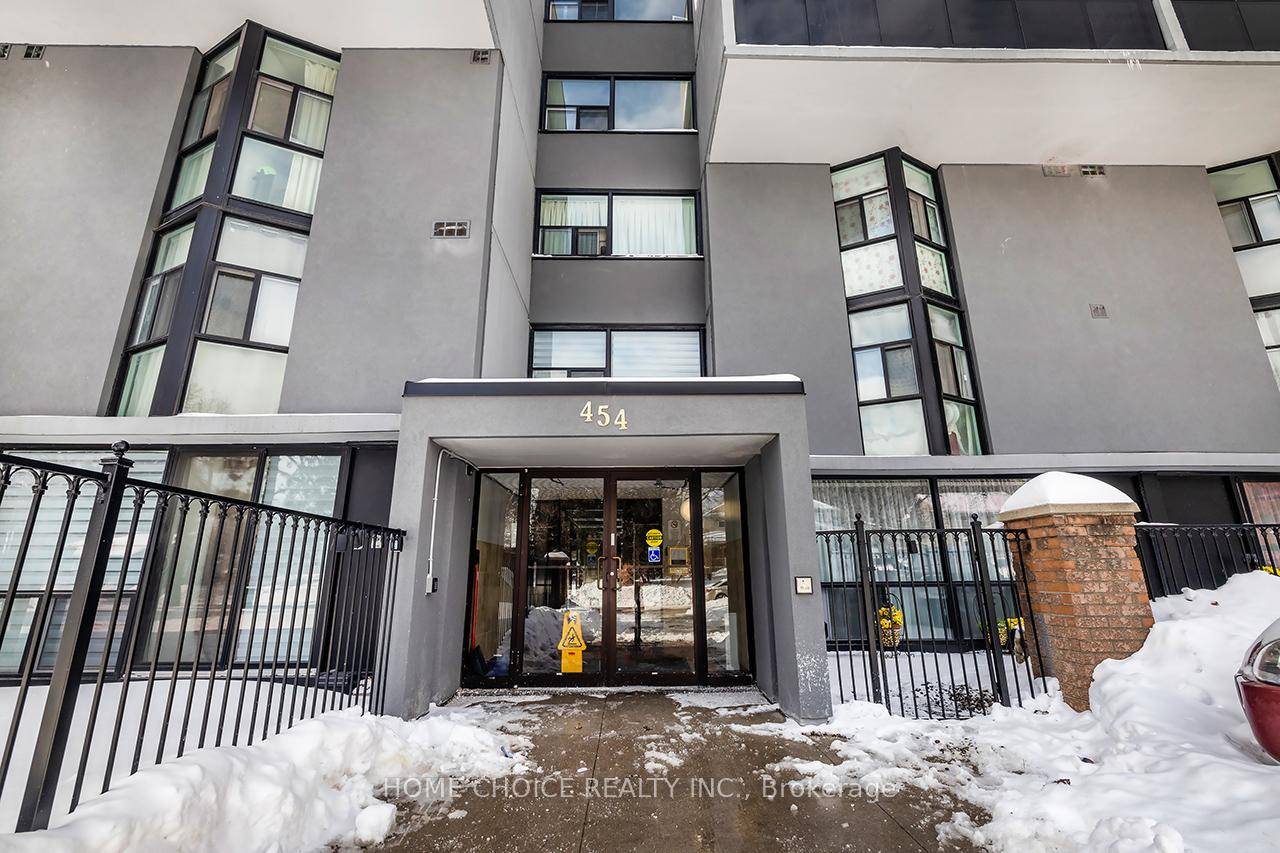 This modern two storey, two bedroom condo is perfect for first time buyers or those looking to downsize.