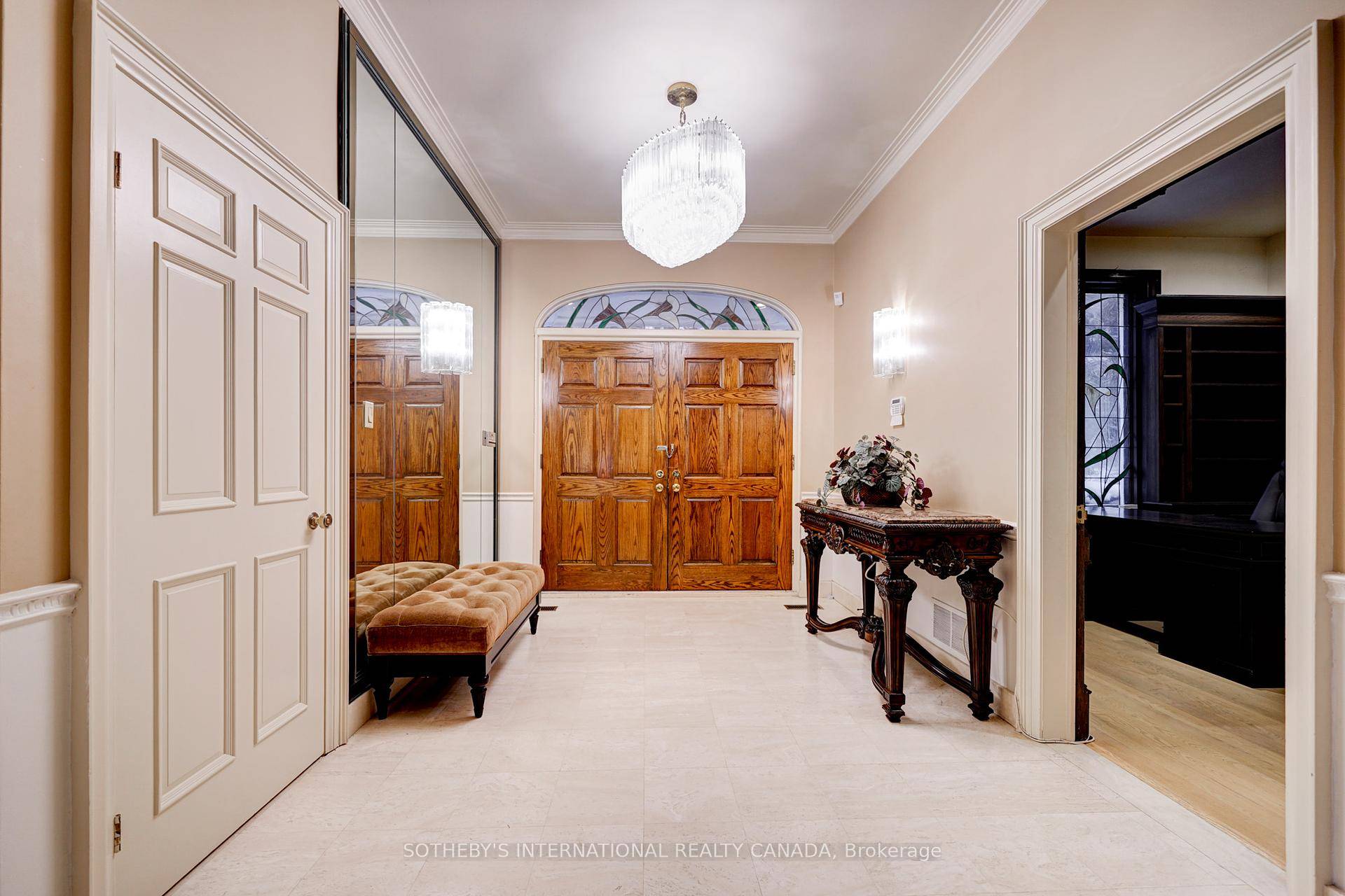 Welcome to discover this extraordinary Georgina Revival hallmark.