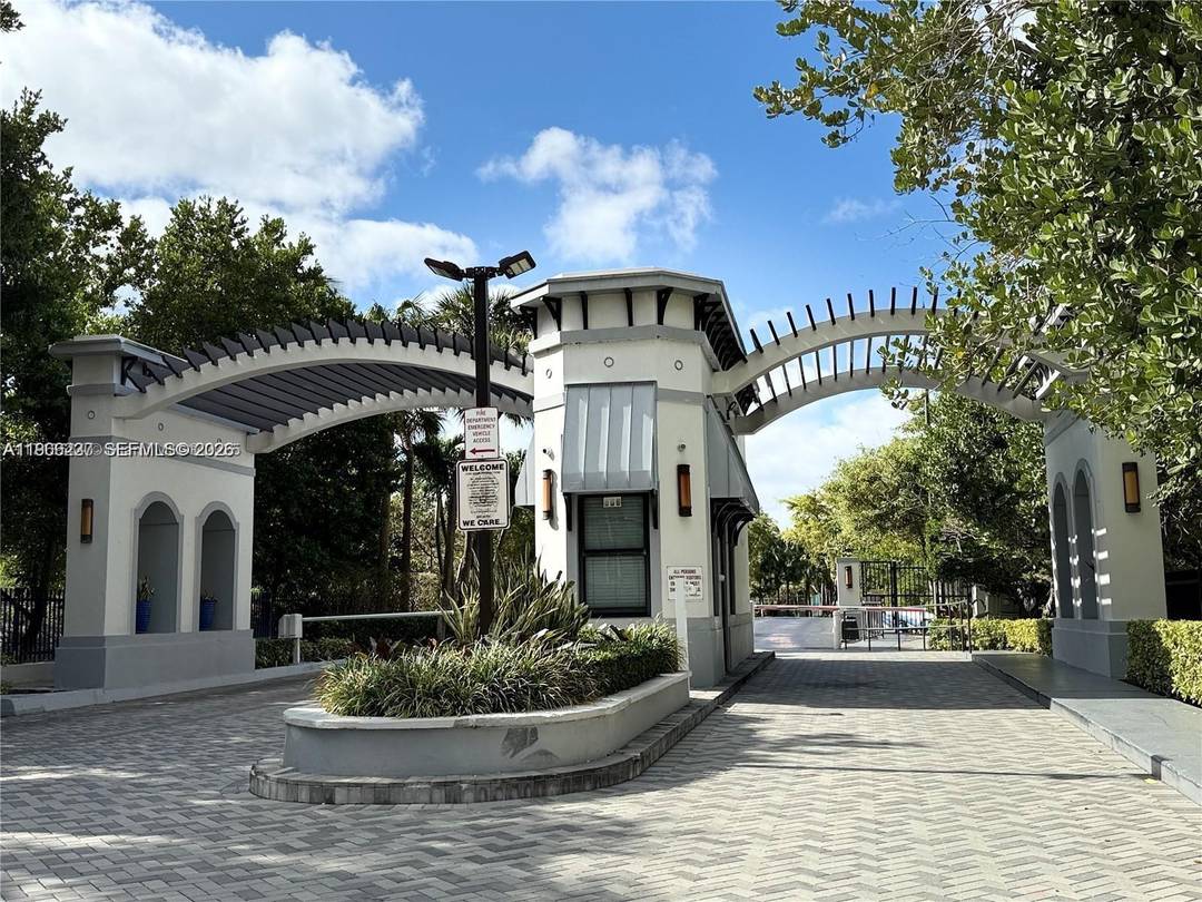 Spacious Waterfront Townhome on Private Island Beautiful 3 bed, 2.