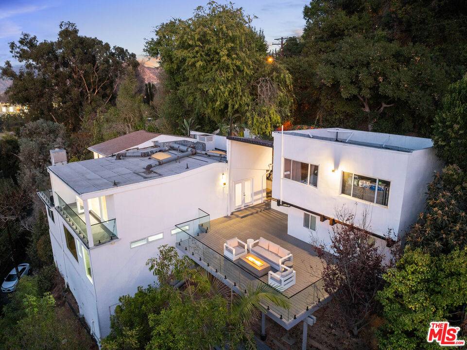 3541 Multiview Dr 4BR Hollywood Hills East La