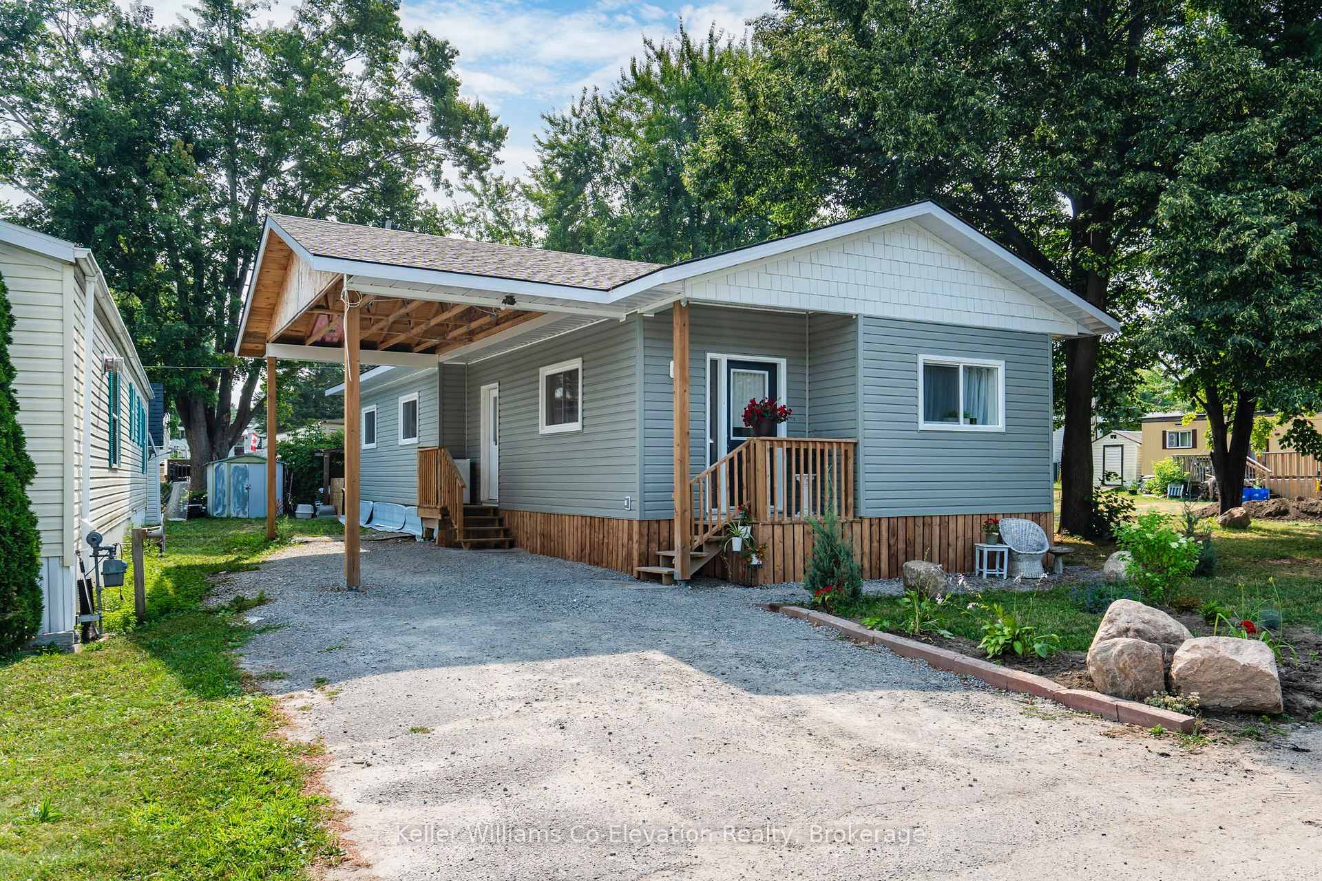 Welcome to your peaceful year round retreat in the heart of Midland.