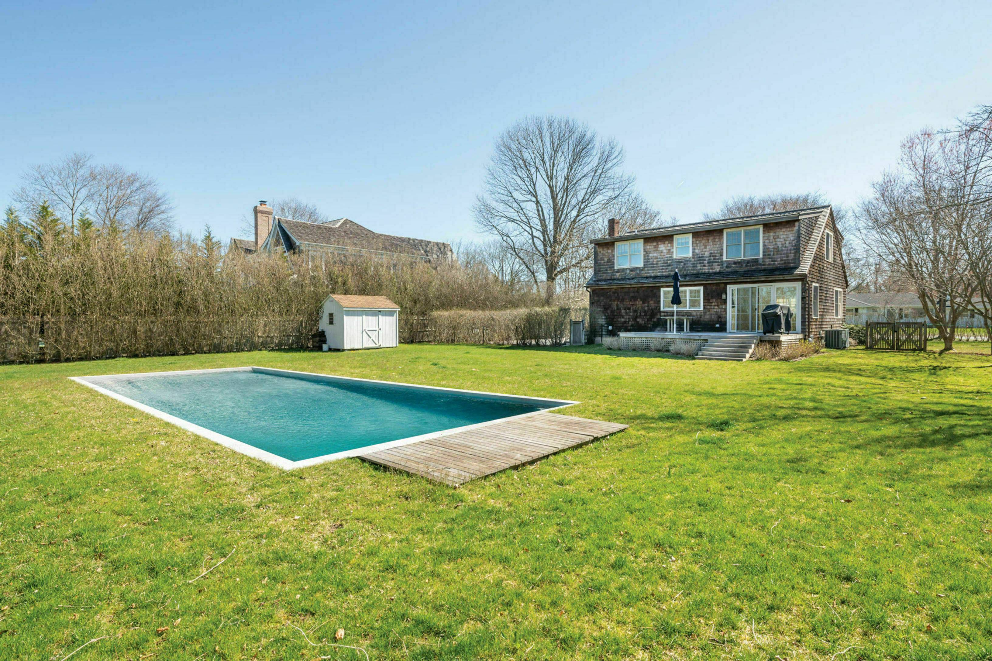 Summer or Yr Southampton Village Rental on Prestigious Lane