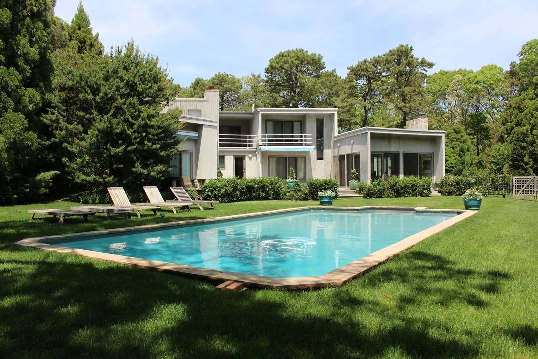 Wainscott South - Designers Own - 4 Bedroom for August