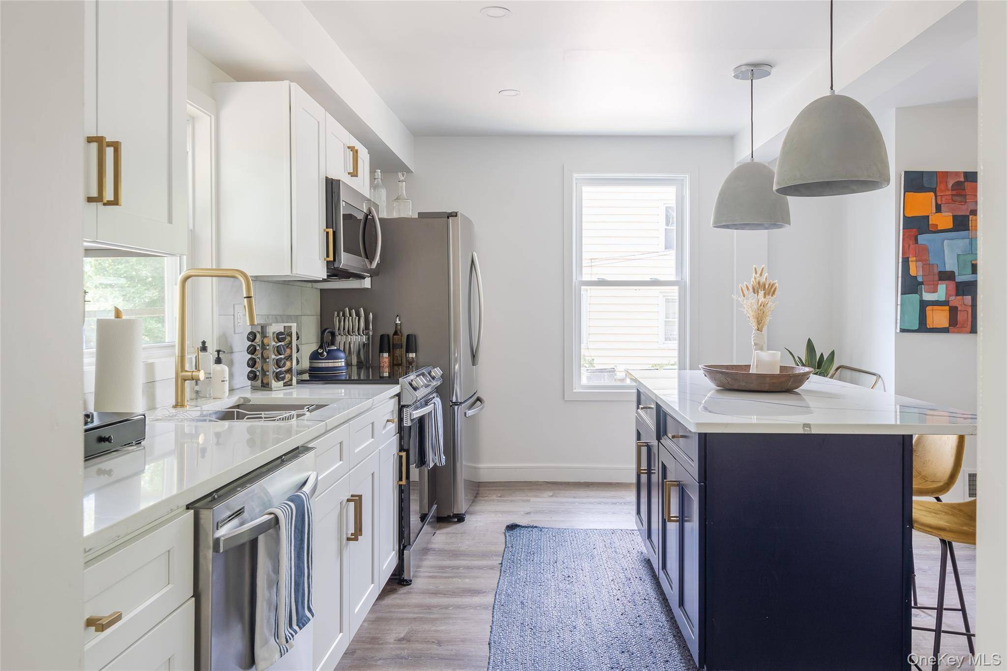 Live in style in the heart of Rosendale !