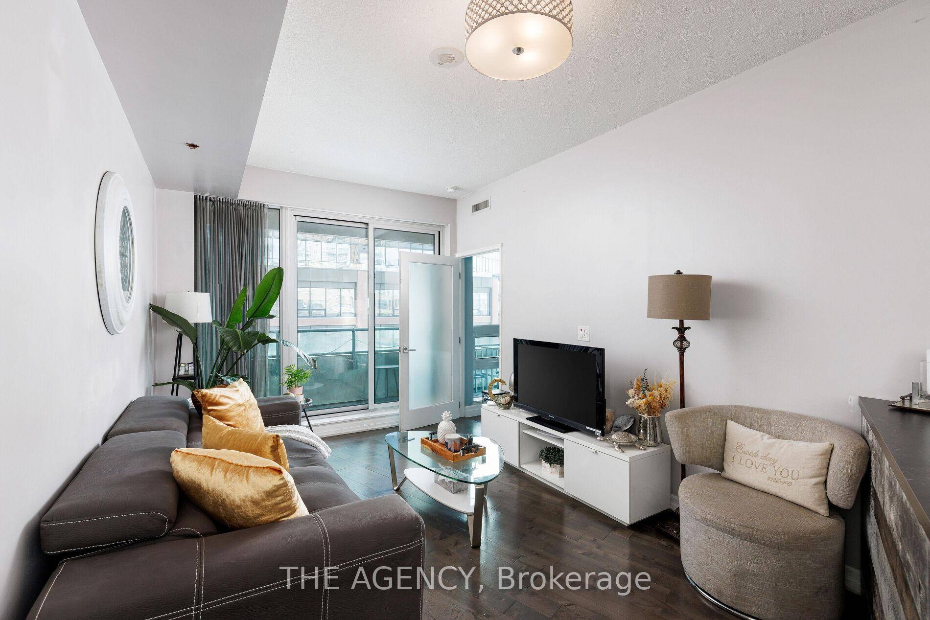 Step into this beautifully upgraded corner unit that blends modern design with urban convenience in one of Toronto's most dynamic neighborhoods.