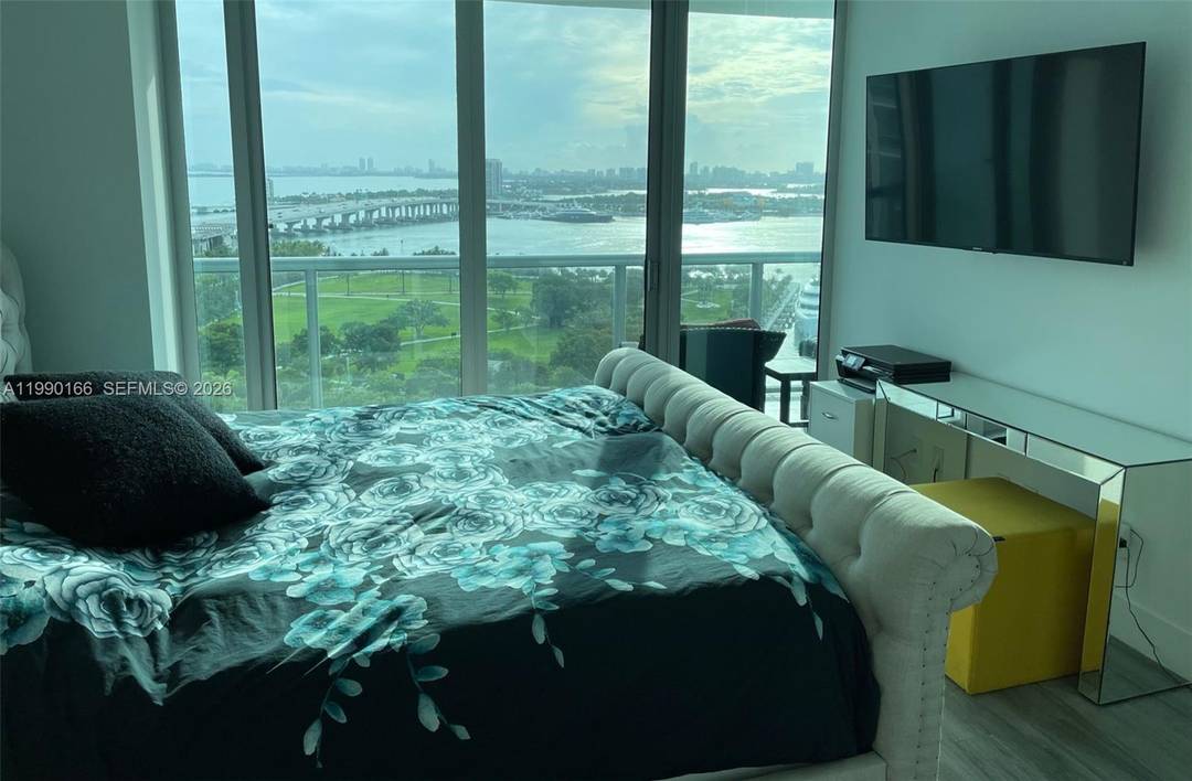 Stunning 1 Bedroom Residence at Marina Blue 888 Biscayne Blvd 1810 Step into this beautifully updated condo in the iconic Marina Blue, offering sweeping water views, modern finishes, and a ...