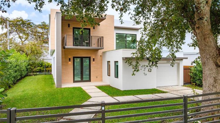 Beautifully designed modern residence situated on a desirable NEW SHENANDOAH corner lot.