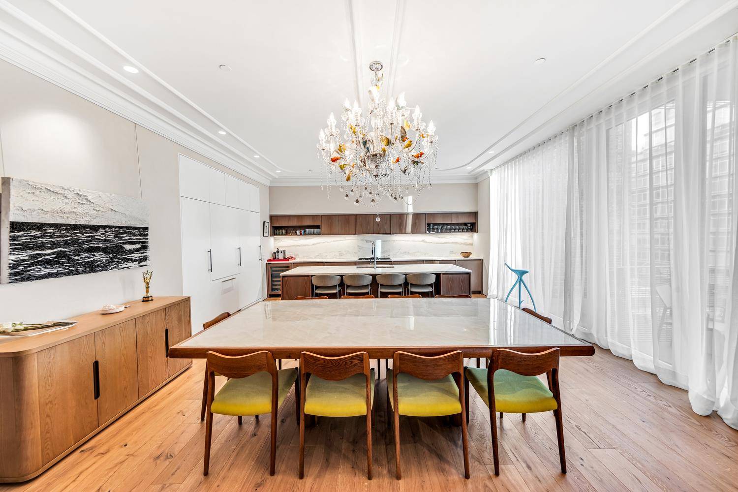 Residence 5 at 532 West 20th Street Condominium is a luxurious full floor home in a full service, doorman building, featuring a private elevator landing entrance.