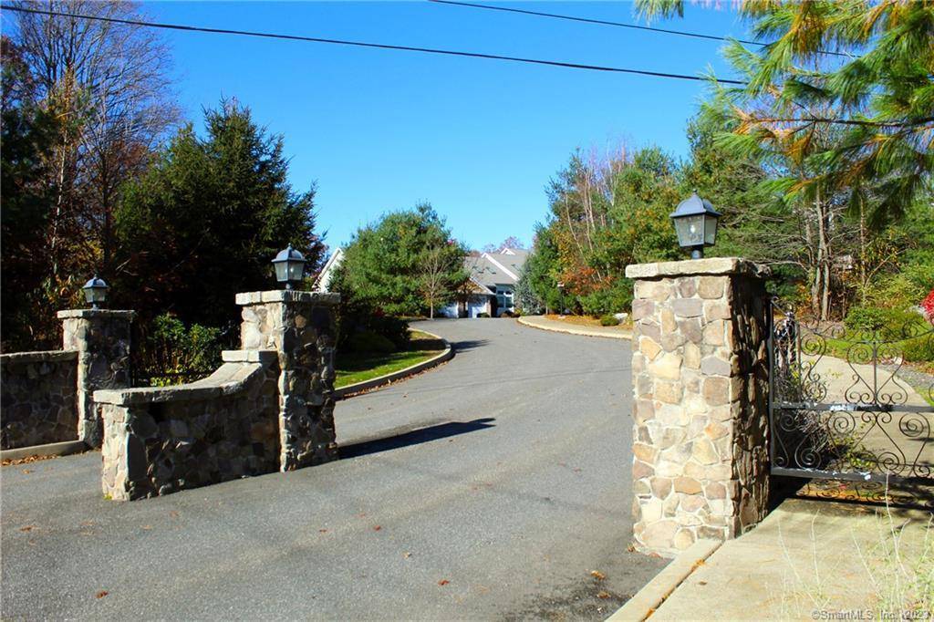 Elegant New Construction in Exclusive 55 Community Low Condo Fees !