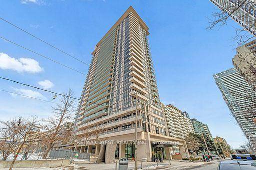 A Must See Gem in the Heart of Yonge amp ; Eglinton !