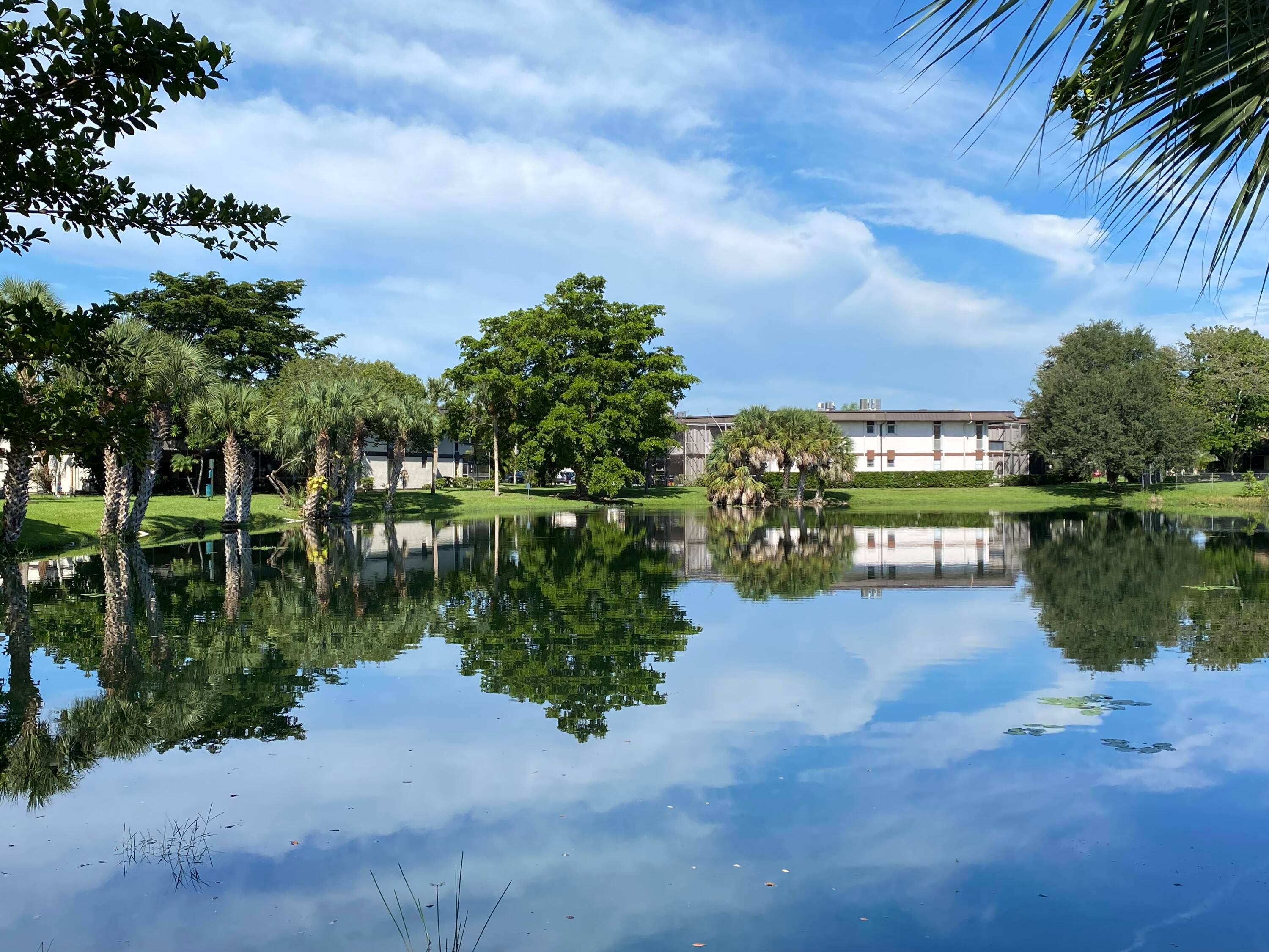 Very conveniently located, over 55's condo enjoying peaceful views of the communal gardens and scenic pond.