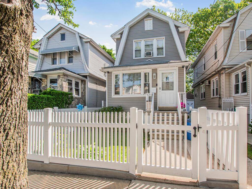 Fully detached Single Family home in excellent condition located in the Wakefield section of the Bronx.