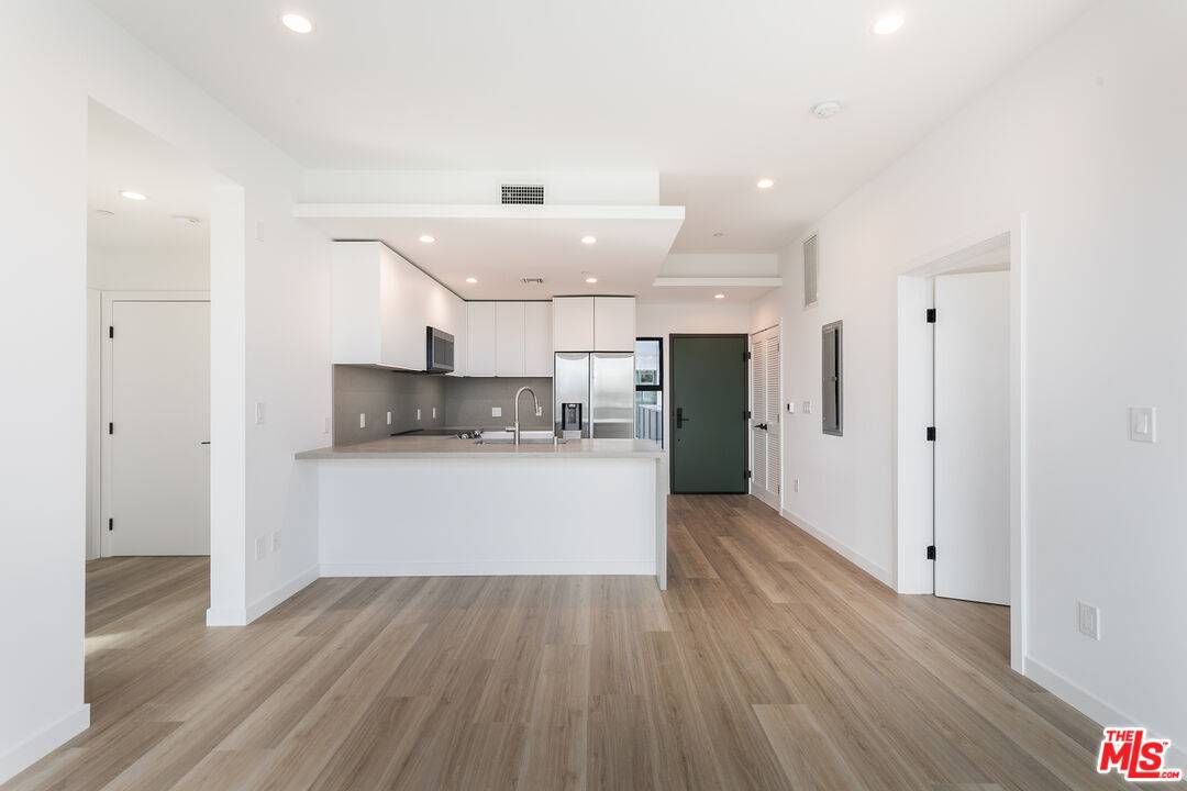 829 Larrabee St 3BR Sunset Strip La