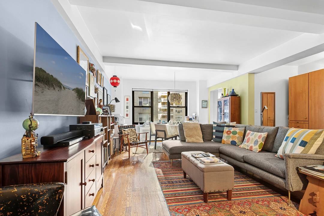 Refined Design Meets Tranquil Beekman Place Living Welcome to this thoughtfully renovated Southgate alcove studio, a refined Midtown East residence offering classic architectural charm paired with modern luxury finishes all ...