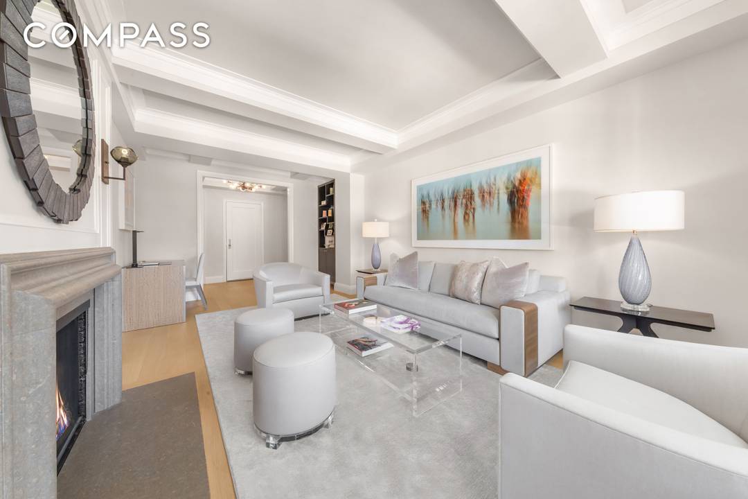 Classic prewar elegance meets modern living at the Philip House, a refined condominium in the heart of Carnegie Hill.