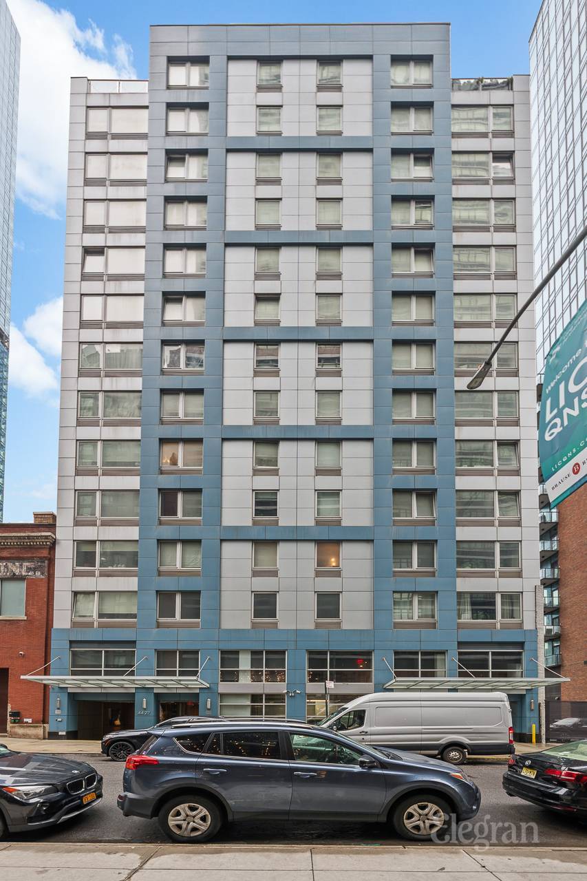 Modern 1 Bedroom in the Heart of Long Island City Advantage at Purves Condominium Welcome to this sleek and sun drenched 1 bedroom, 1.