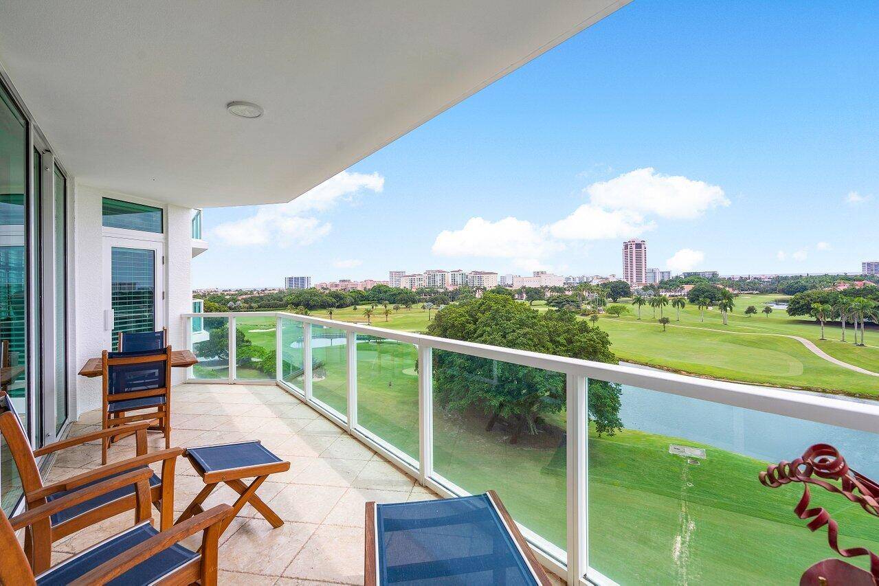 Welcome to the epitome of luxury living at Townsend Place in beautiful Boca Raton.